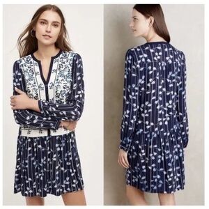 Floral embroidered dress w/ pockets